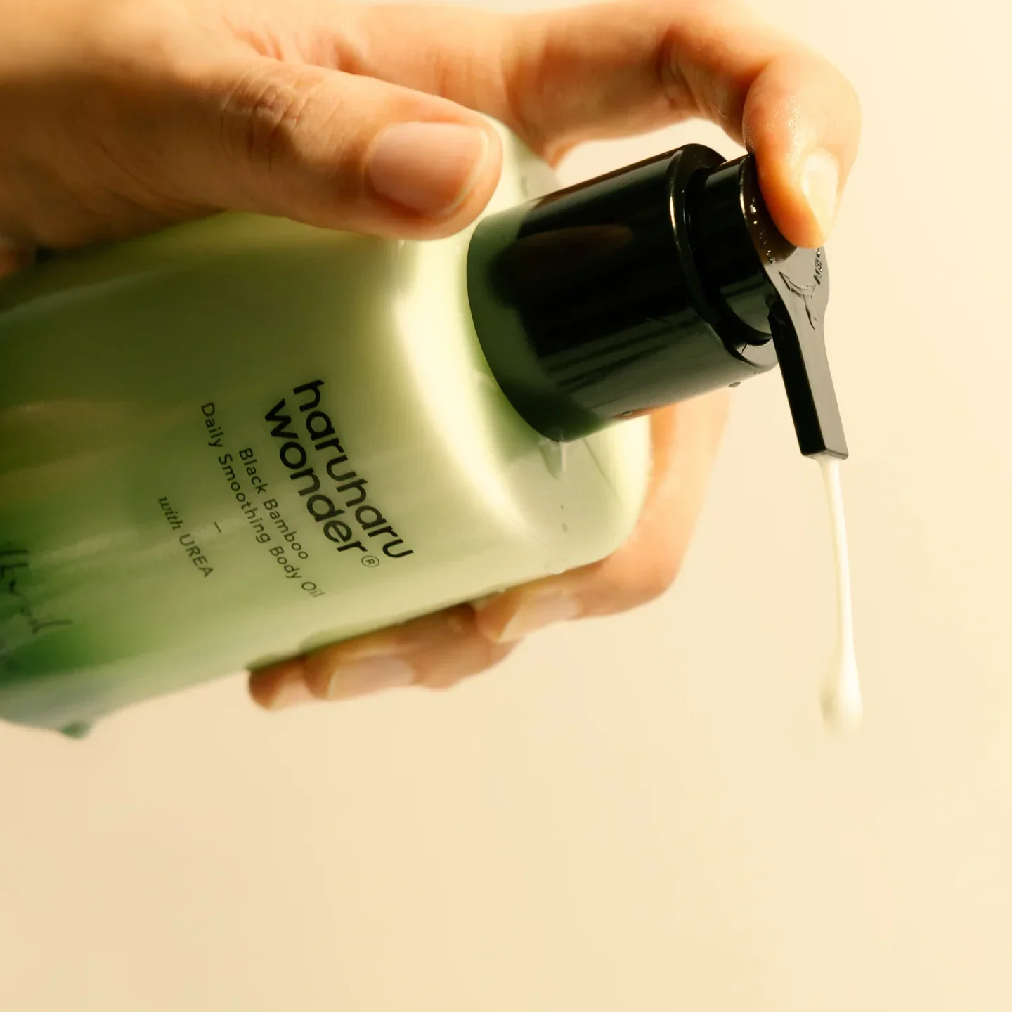 Haruharu Wonder Black Bamboo Daily Smoothing Body Oil - Image 3