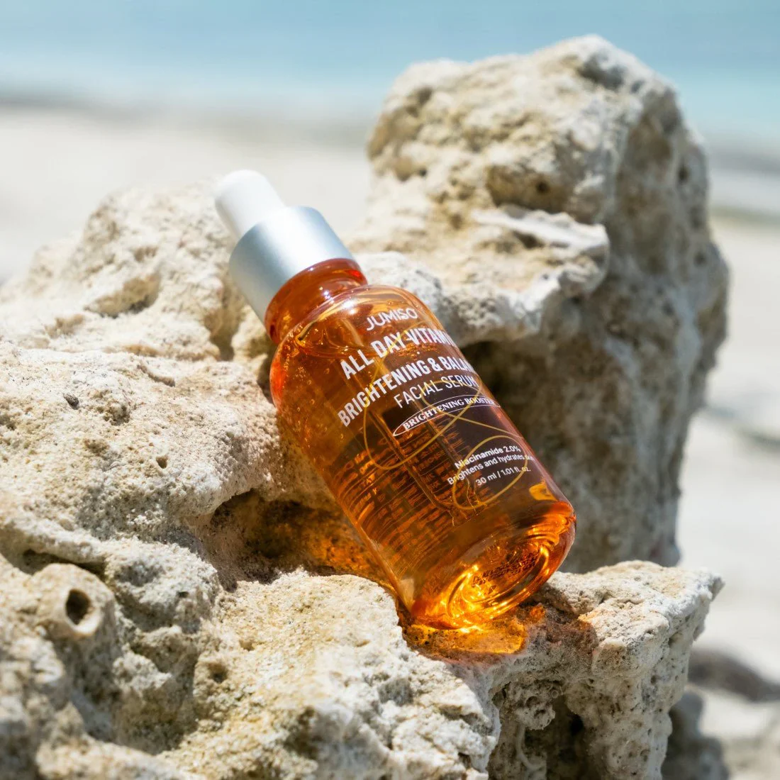 Jumiso All Day Vitamin Brightening & Balancing Facial Serum - Image 3