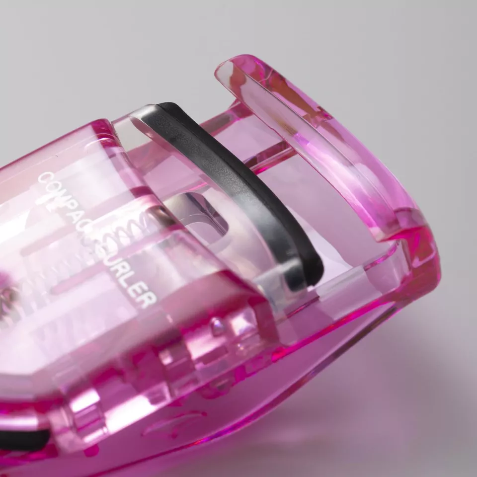 Kai Compact Eyelash Curler Pink - Image 4