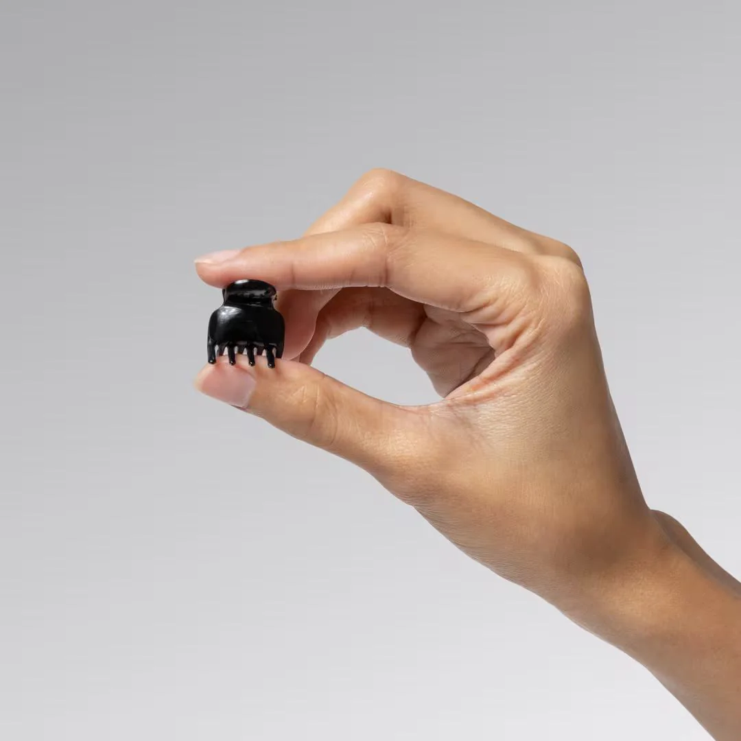 kitsch Recycled Plastic Mini Claw Clips - Image 4