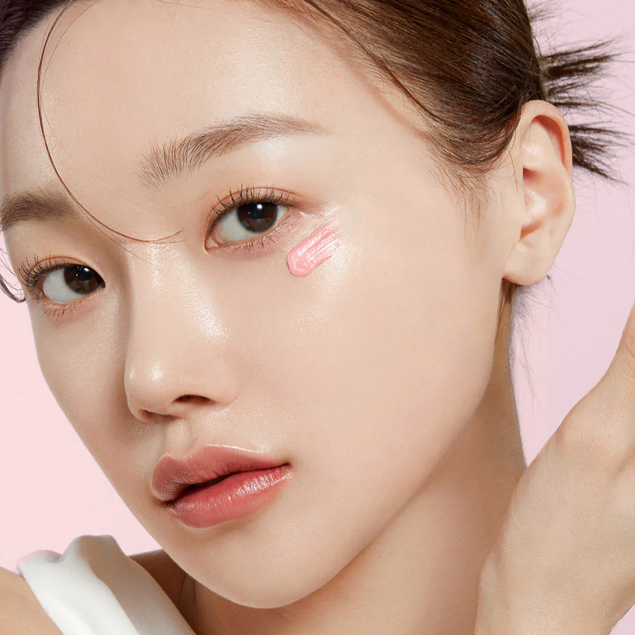 Medicube PDRN Pink Peptide Eye Cream - Image 3