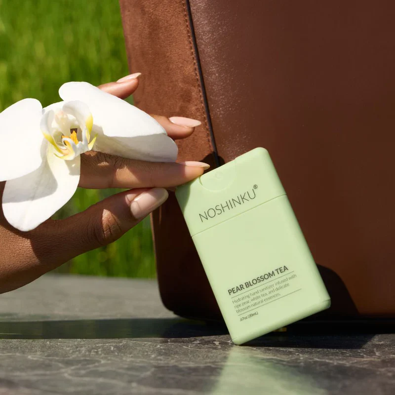 Noshinku Refillable Pear Blossom Tea Hydrating Pocket Hand Sanitizer - Image 3