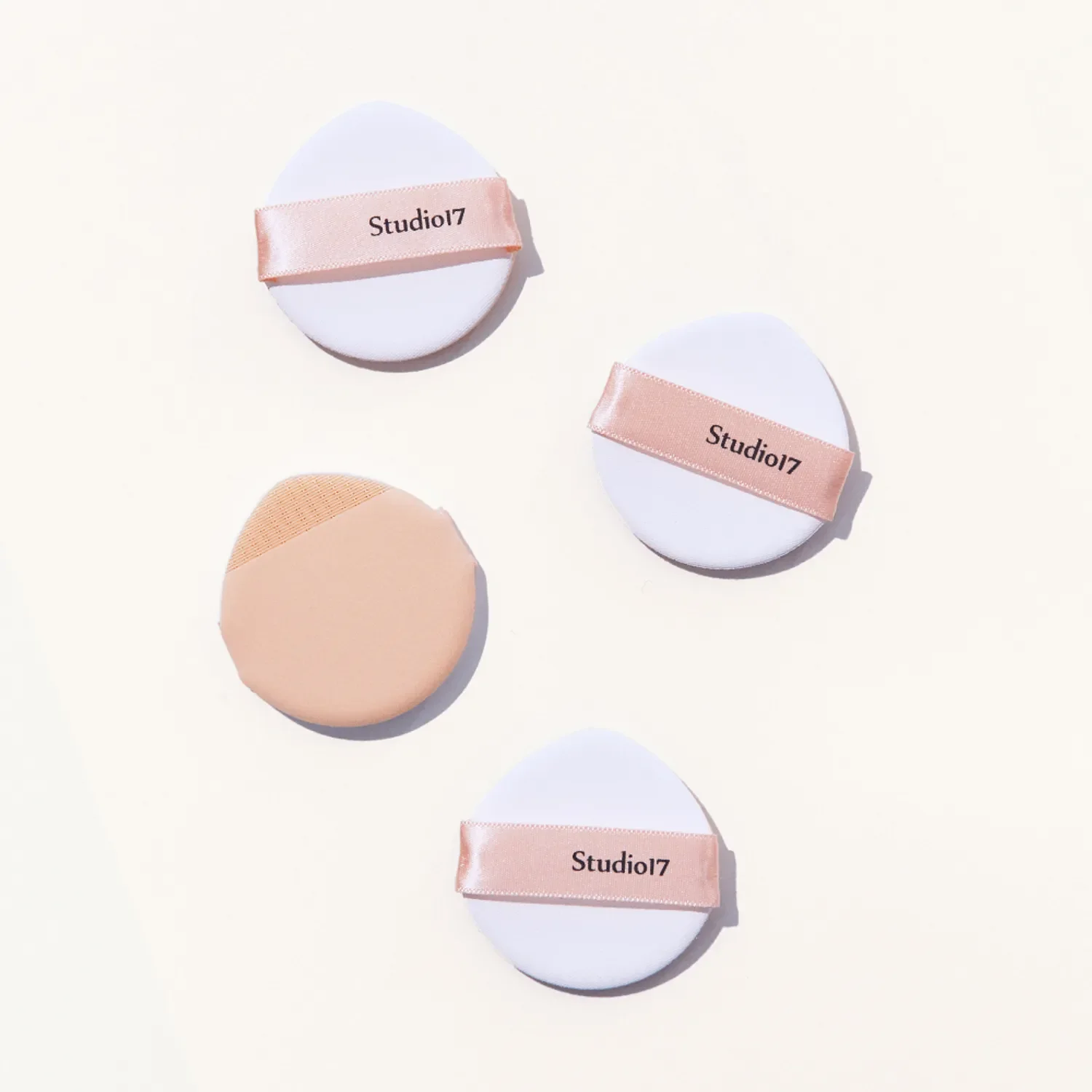 Studio17 Brush Fit Puff - Image 4