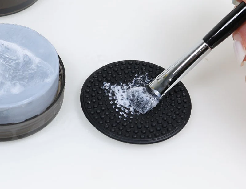 Studio17 Brush & Puff Cleanser - Image 5